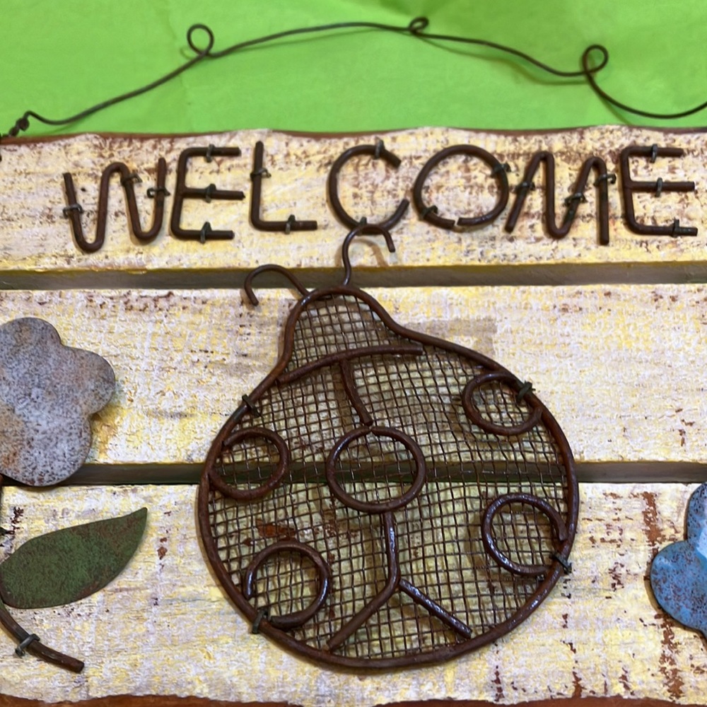 Welcome Sign for wall or door - wood with metal accents - Picture 4 of 4